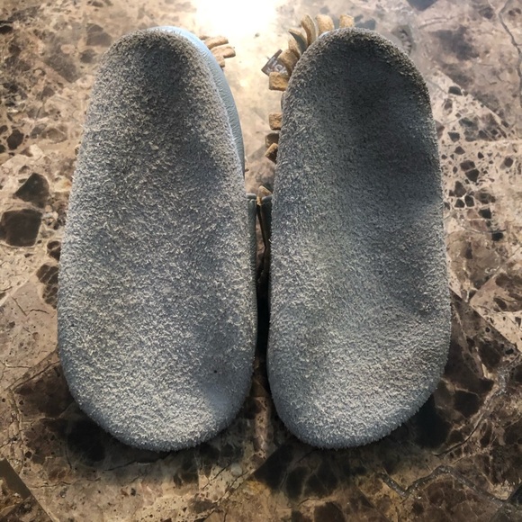 Tommy Tickle silver fringe booties size 6-12 mths - Picture 3 of 4